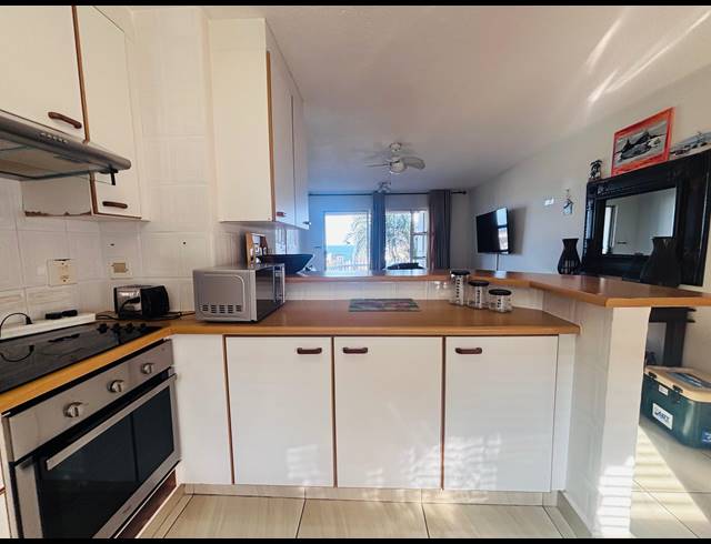 2 BEDROOM APARTMENT FOR SALE IN UVONGO BEACH